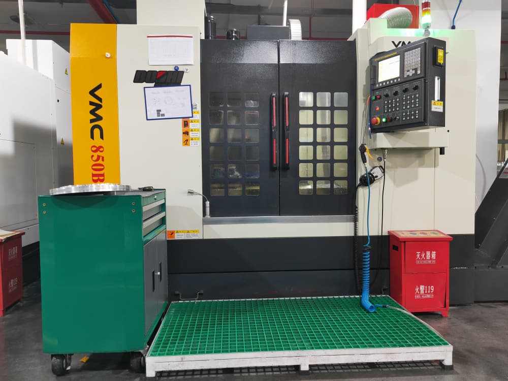 Three-axis machining center